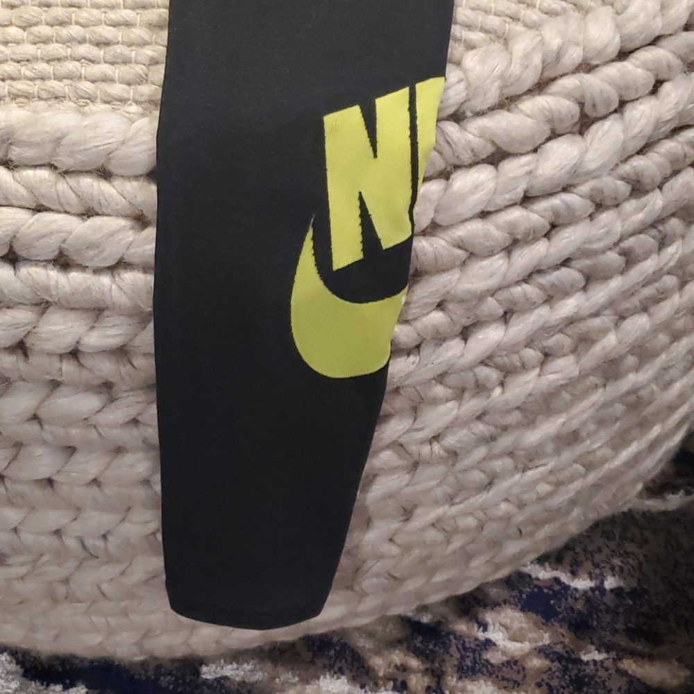 Nike Dark Green Workout Pants - size xs - Picture 4 of 6